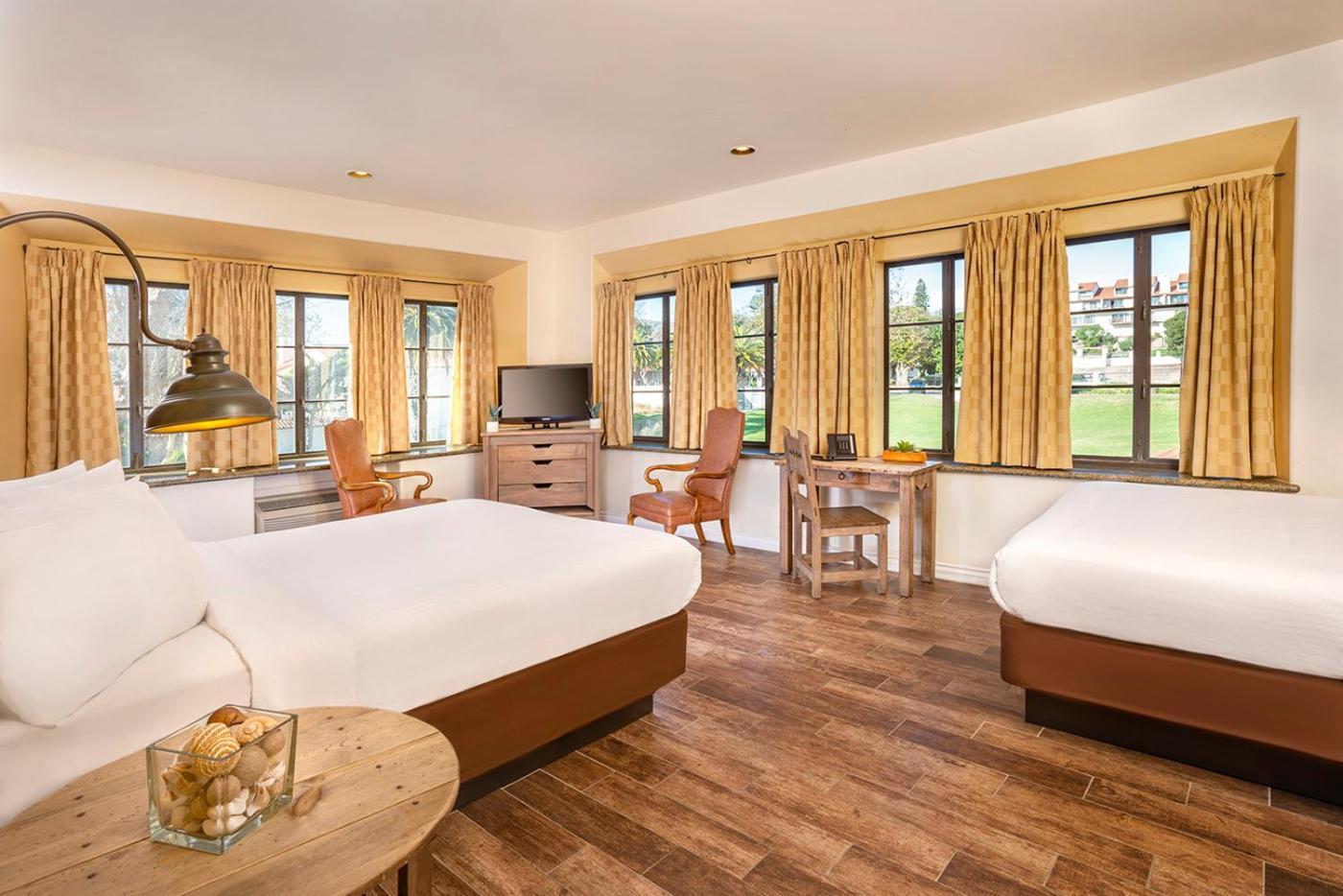 Hotel Clocktower 3*