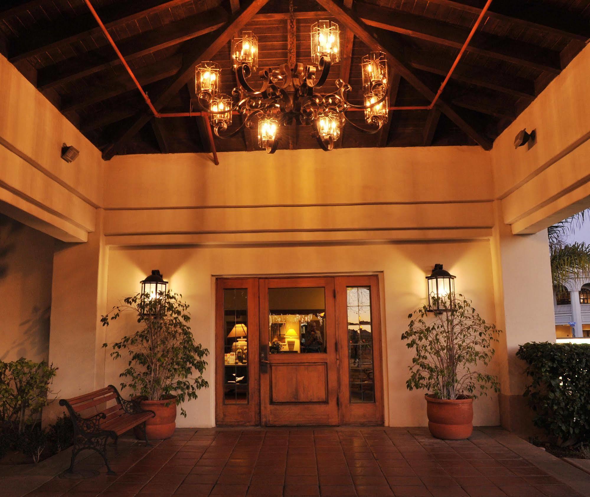 Clocktower Hotel 3*